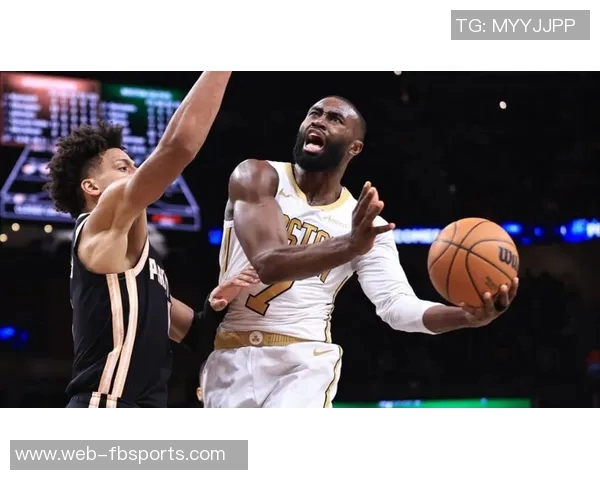 杰伦布朗表现出色却难挽败局17投10中罚球9中8独砍30分3板3助